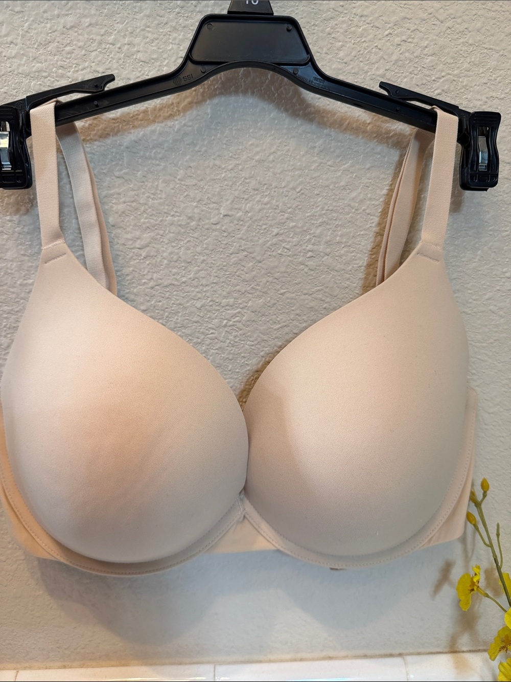 Skims NEW with tags bra. Fits everybody push up in Sand